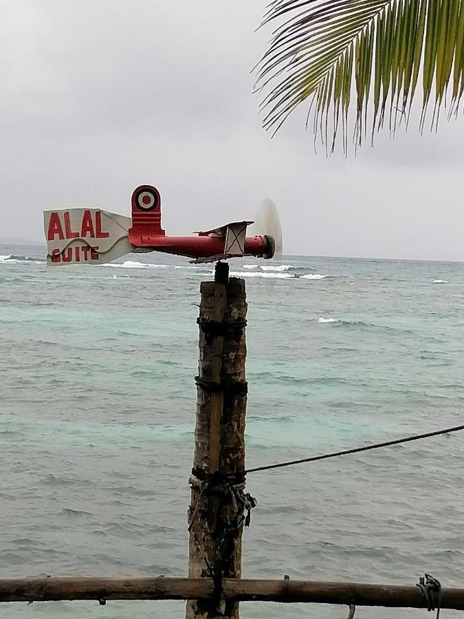 Corn Island Hostal Alal Suite North End エクステリア 写真