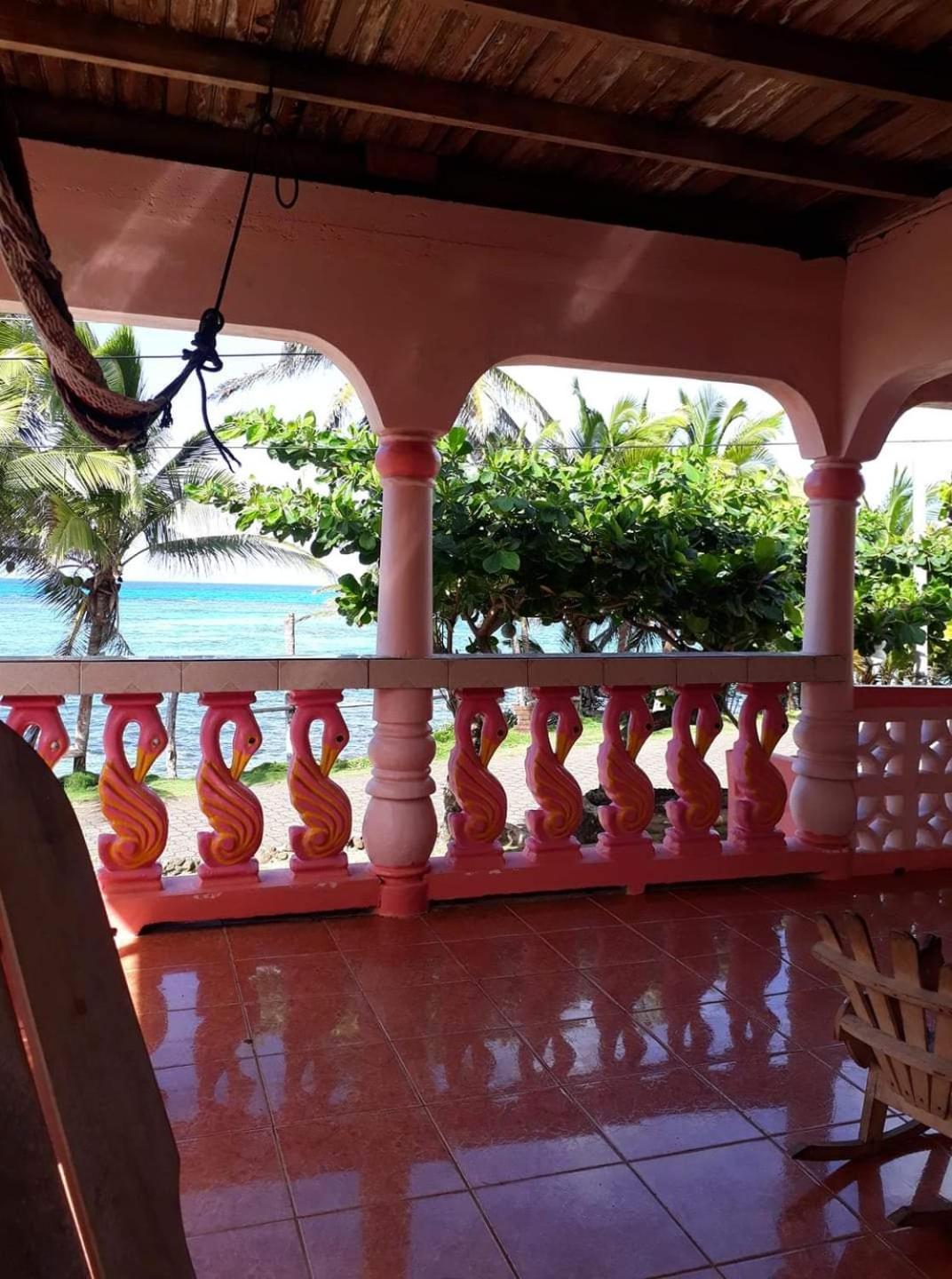 Corn Island Hostal Alal Suite North End エクステリア 写真