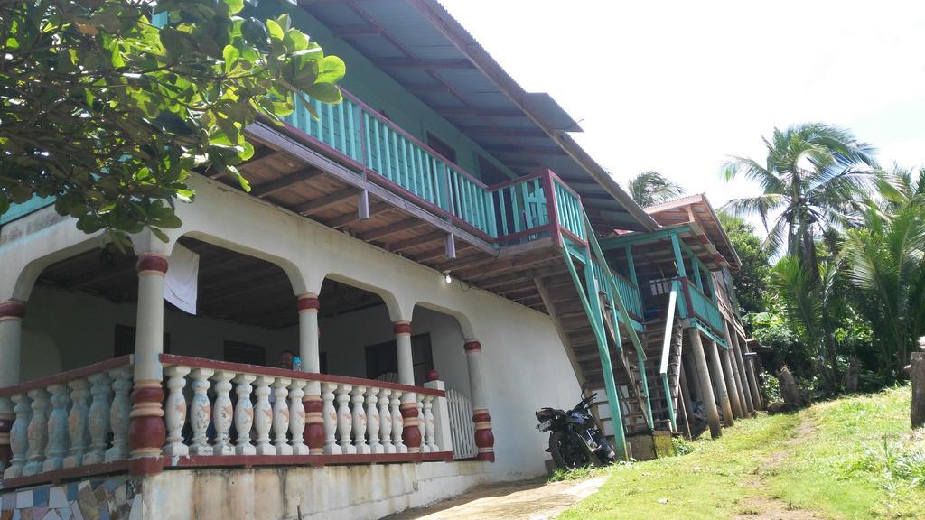 Corn Island Hostal Alal Suite North End エクステリア 写真