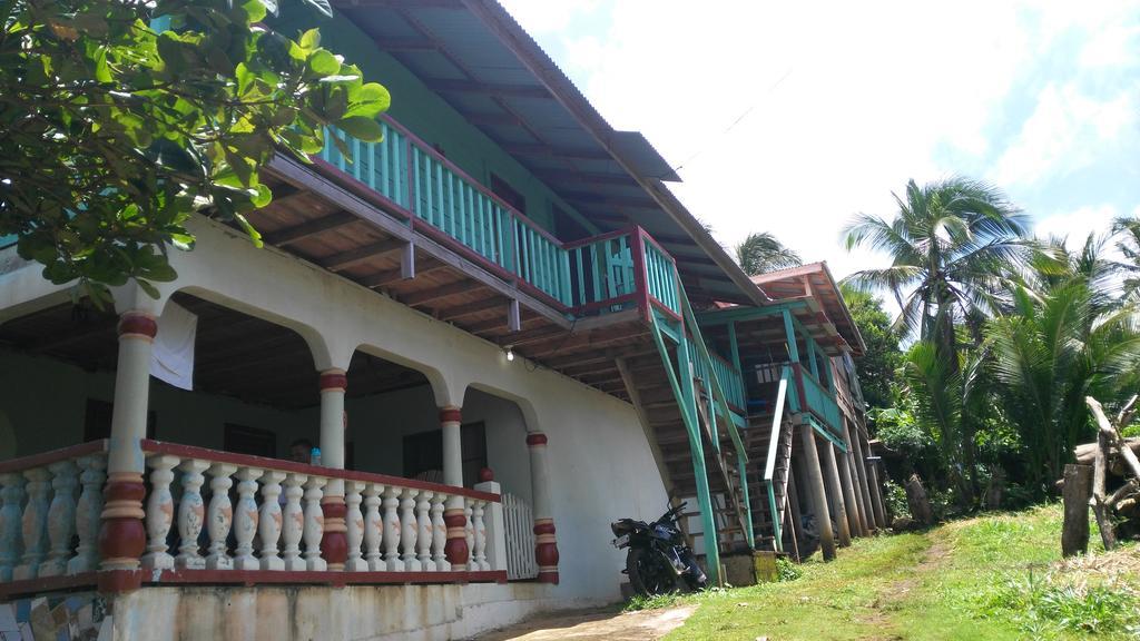 Corn Island Hostal Alal Suite North End エクステリア 写真