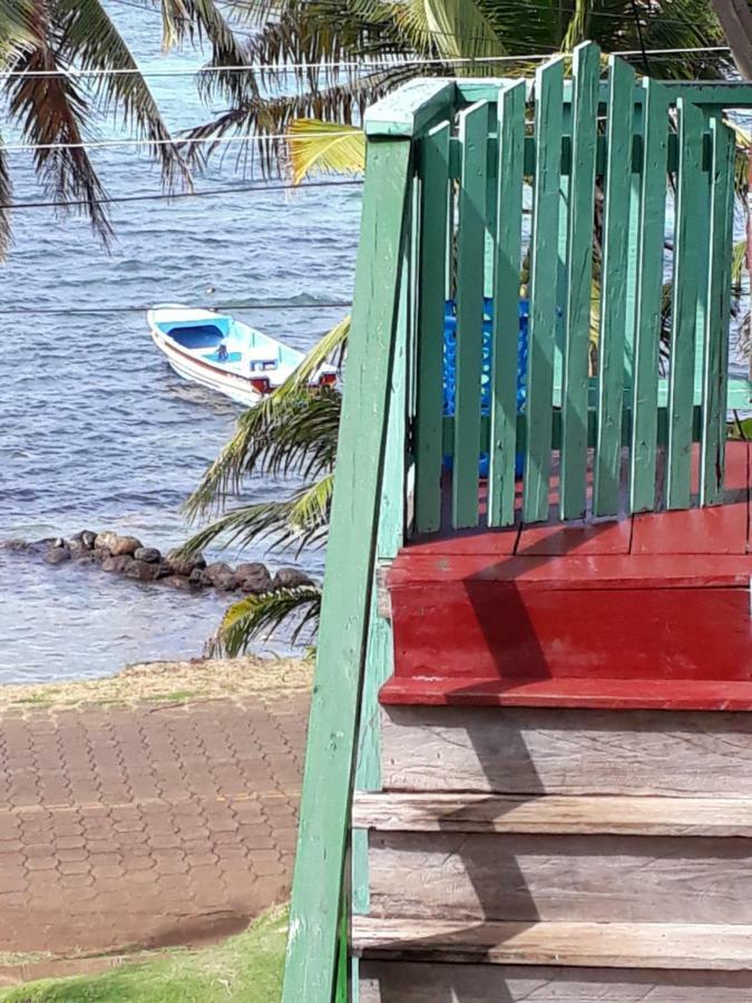 Corn Island Hostal Alal Suite North End エクステリア 写真