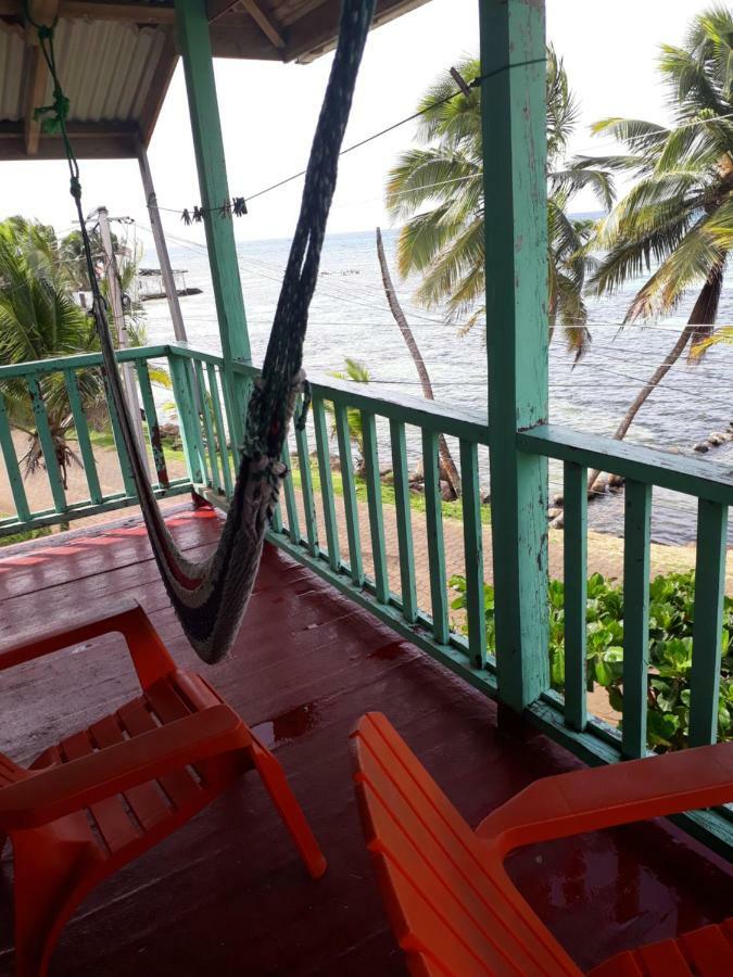 Corn Island Hostal Alal Suite North End エクステリア 写真